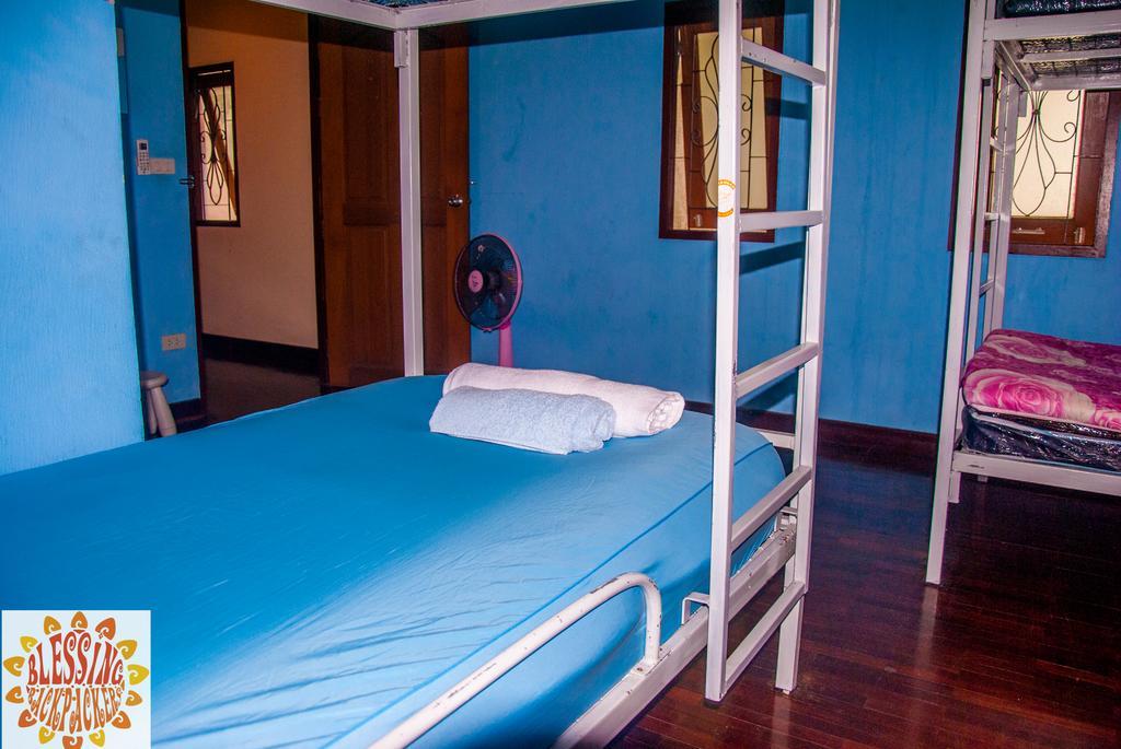A Pousada Blessing Backpackers Thongsala Exterior foto